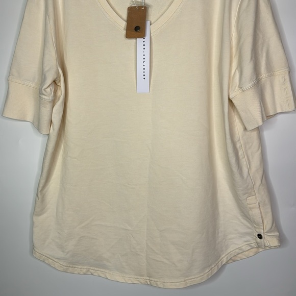 June + Delancey Vneck Short Sleeve Blouse Size Medium NWT - Picture 3 of 9